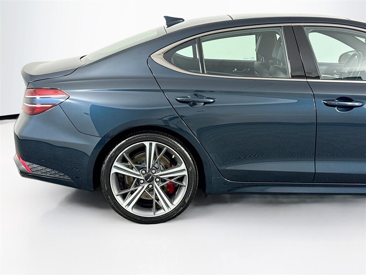 Genesis G70 2.5T AWD 2024