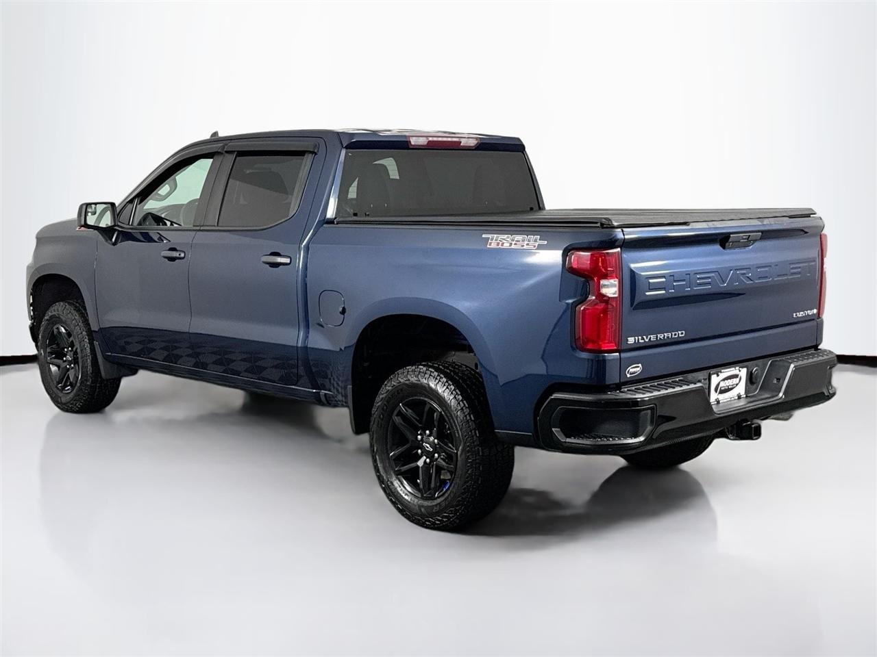 Chevrolet Silverado 1500 4WD Crew Cab 147" Custom Trail Boss 2021