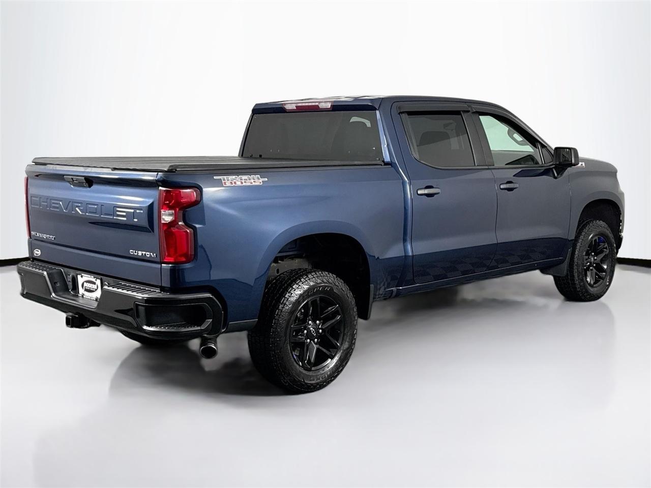 Chevrolet Silverado 1500 4WD Crew Cab 147" Custom Trail Boss 2021