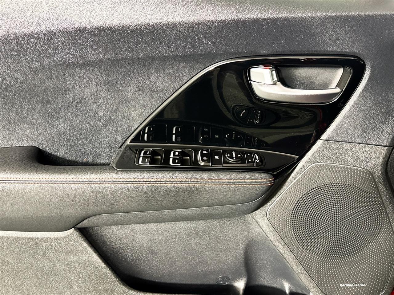 Kia Niro Touring SE FWD 2020