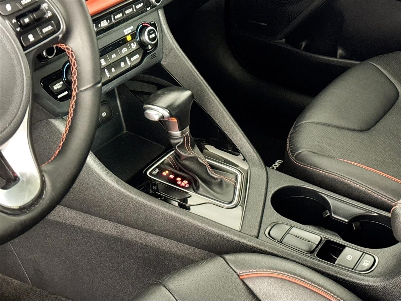 Kia Niro Touring SE FWD 2020