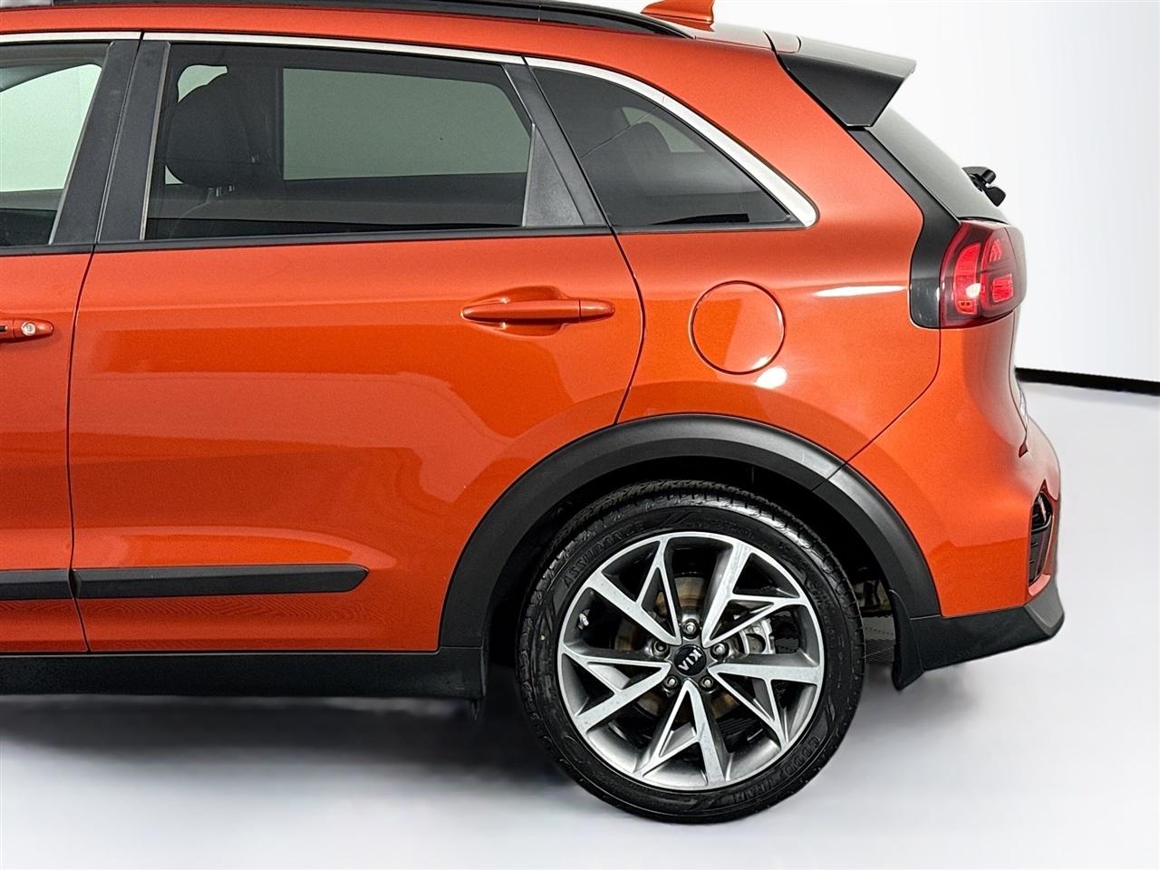 Kia Niro Touring SE FWD 2020