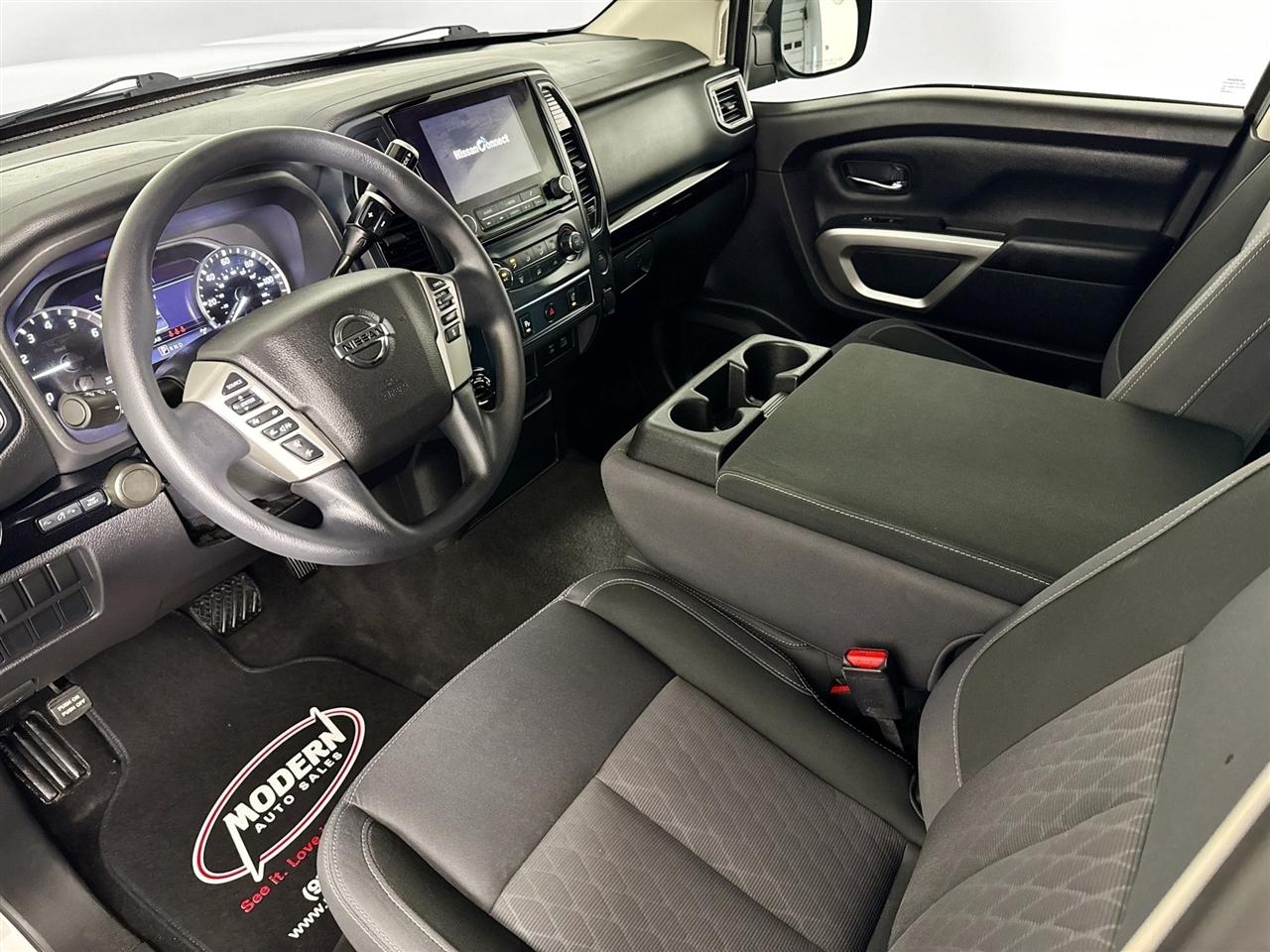 Nissan Titan 4x4 Crew Cab SV 2022