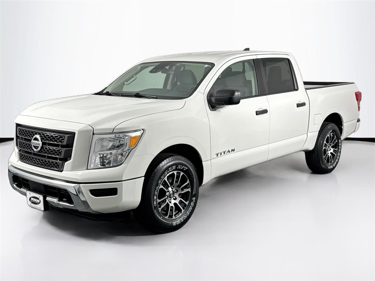 Nissan Titan 4x4 Crew Cab SV 2022