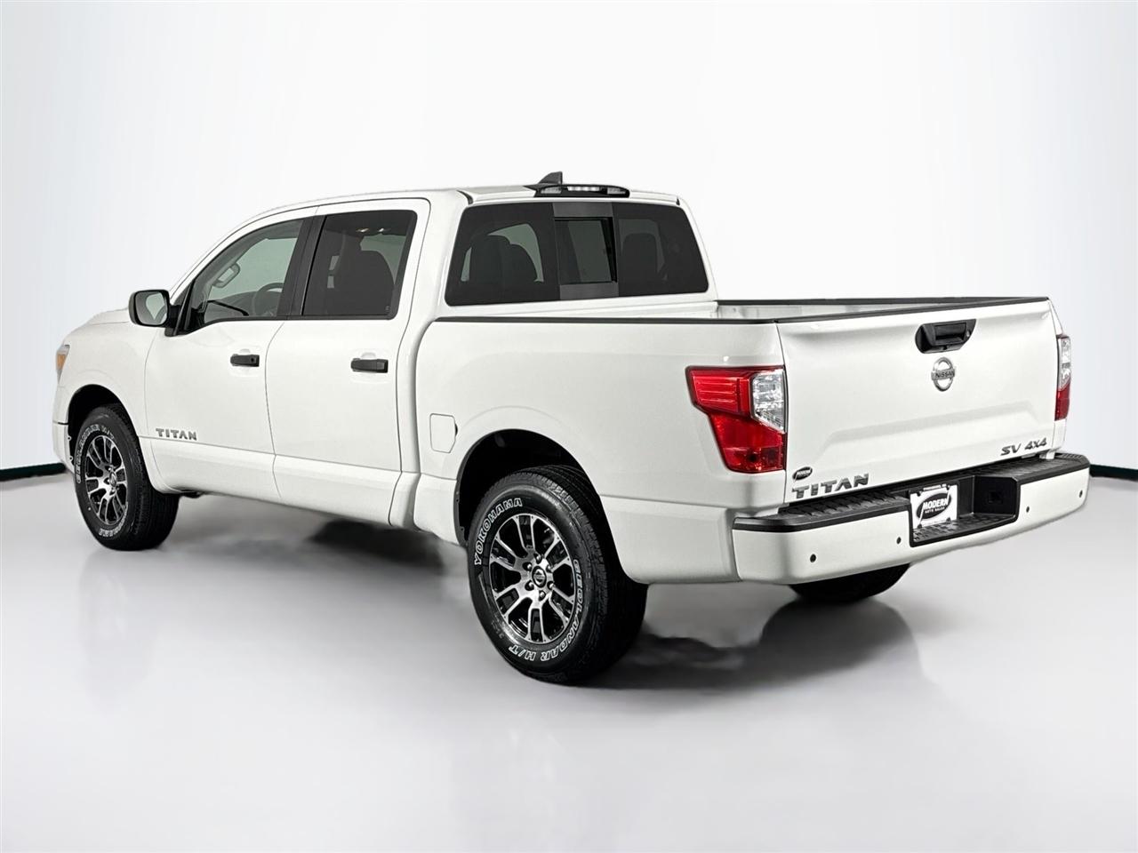 Nissan Titan 4x4 Crew Cab SV 2022