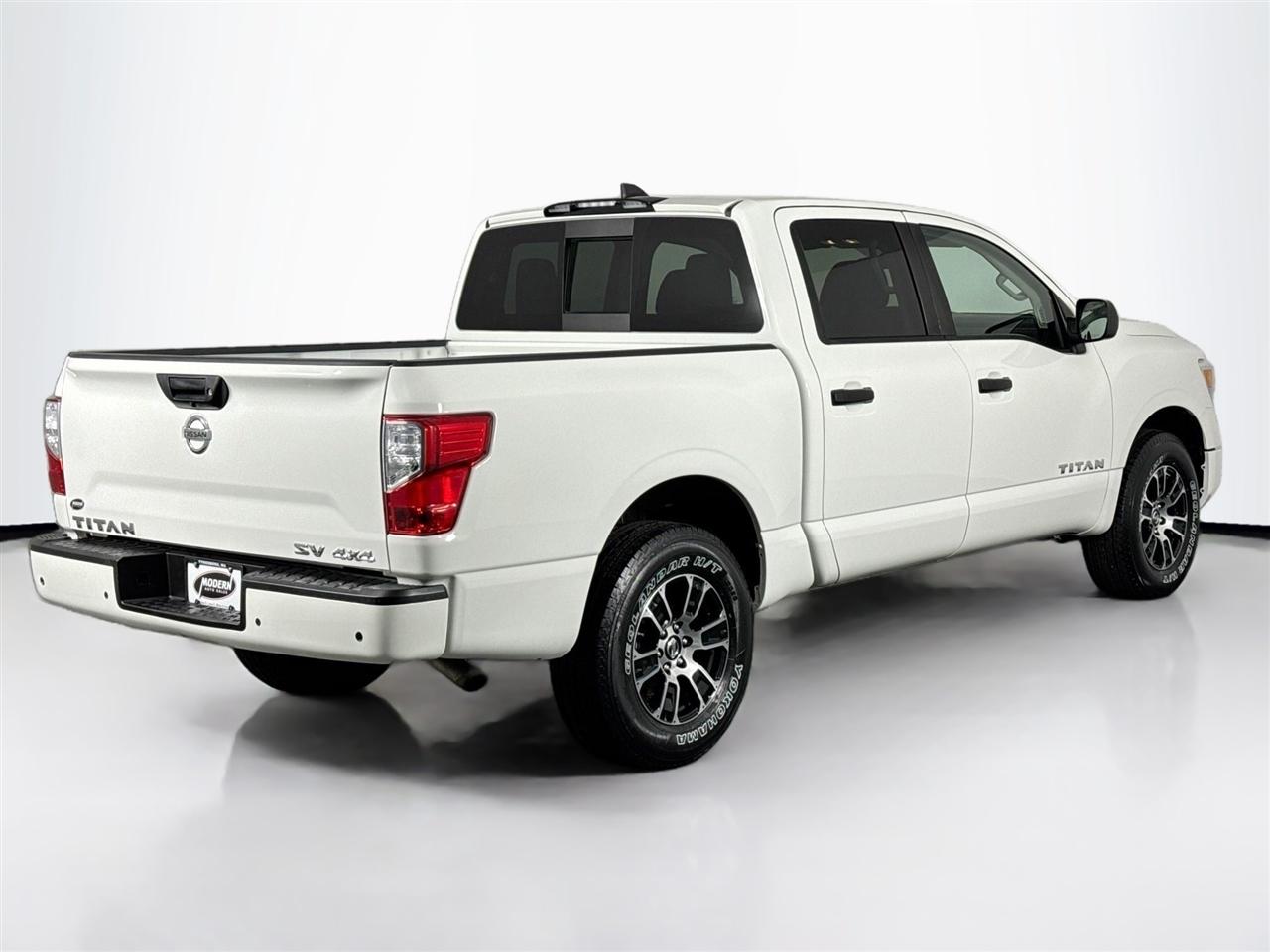 Nissan Titan 4x4 Crew Cab SV 2022