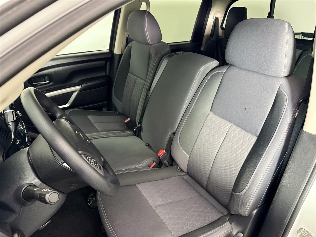 Nissan Titan 4x4 Crew Cab SV 2022