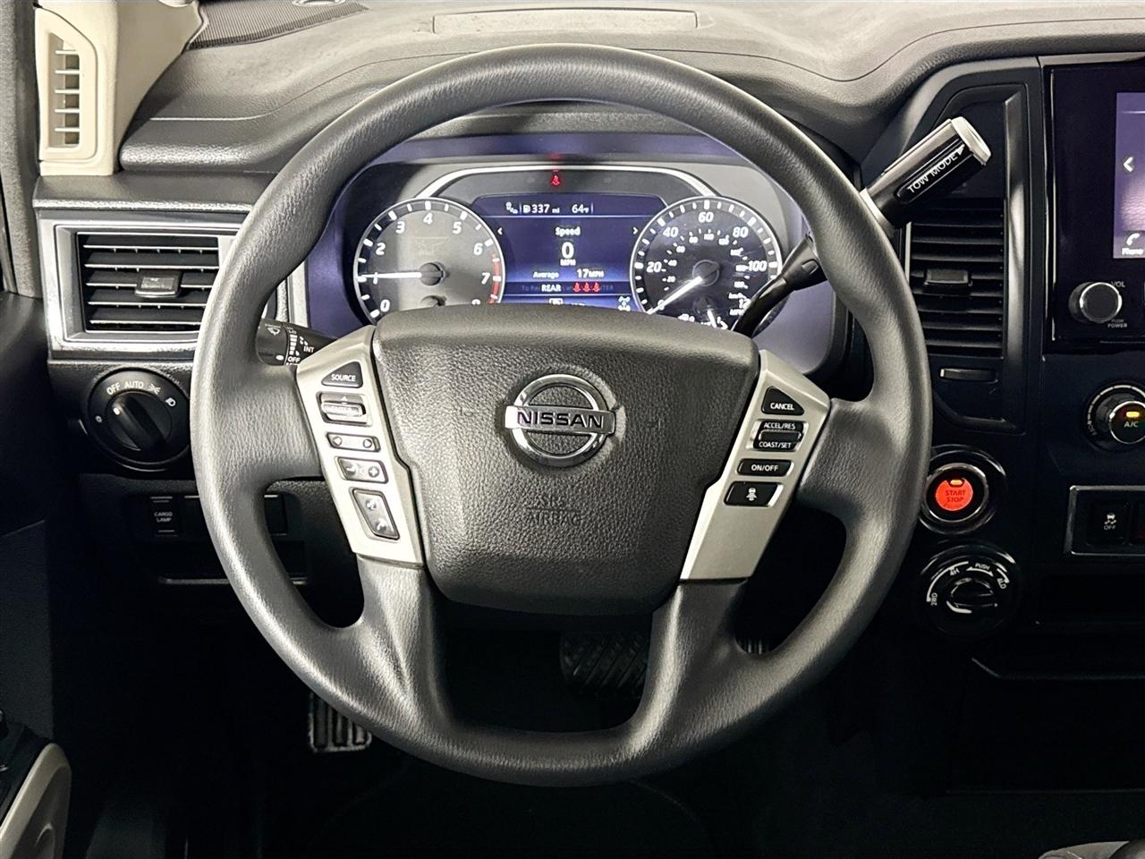 Nissan Titan 4x4 Crew Cab SV 2022