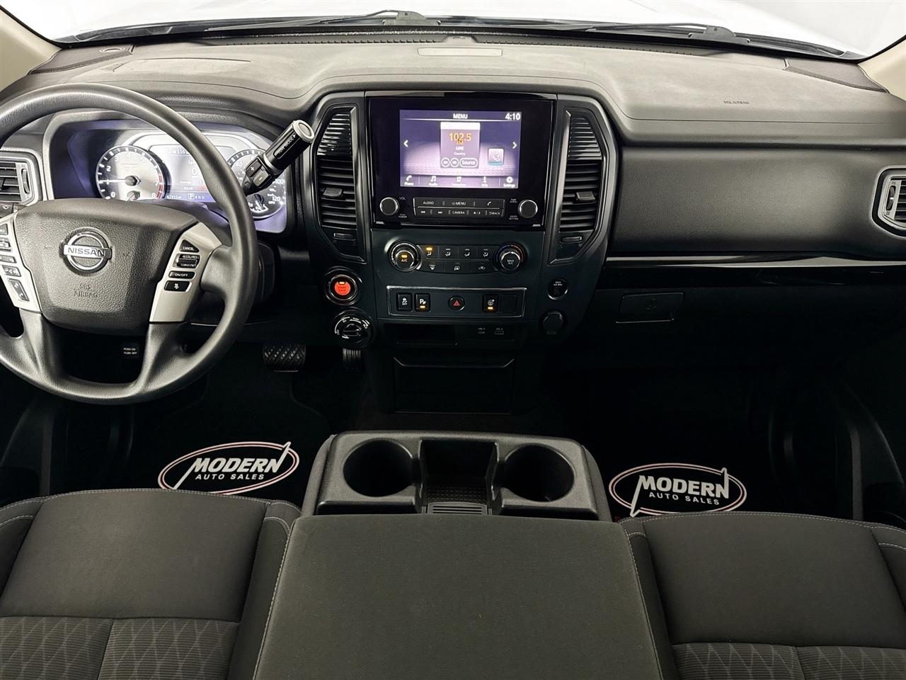 Nissan Titan 4x4 Crew Cab SV 2022