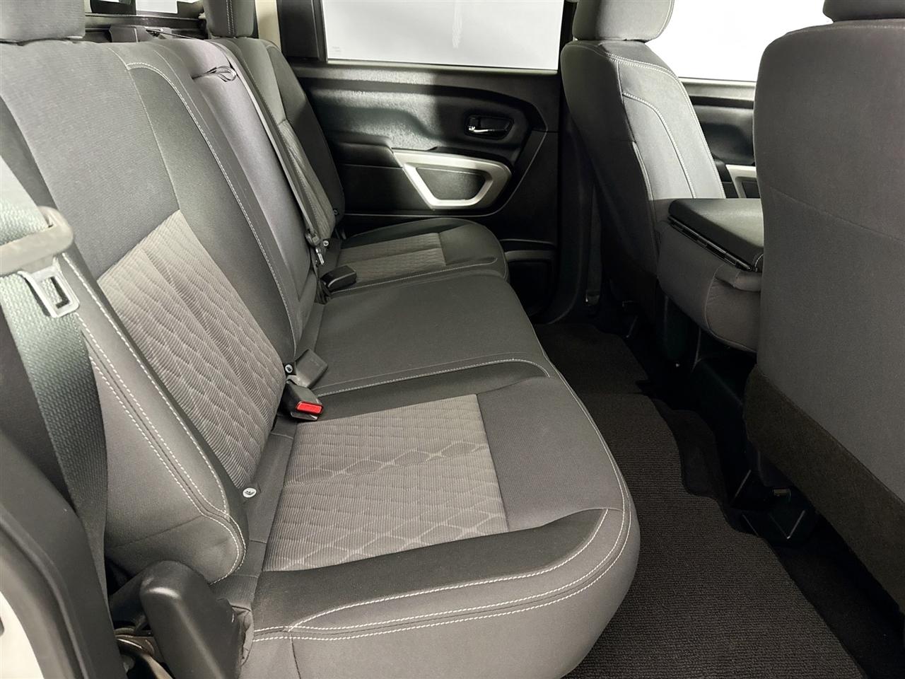 Nissan Titan 4x4 Crew Cab SV 2022