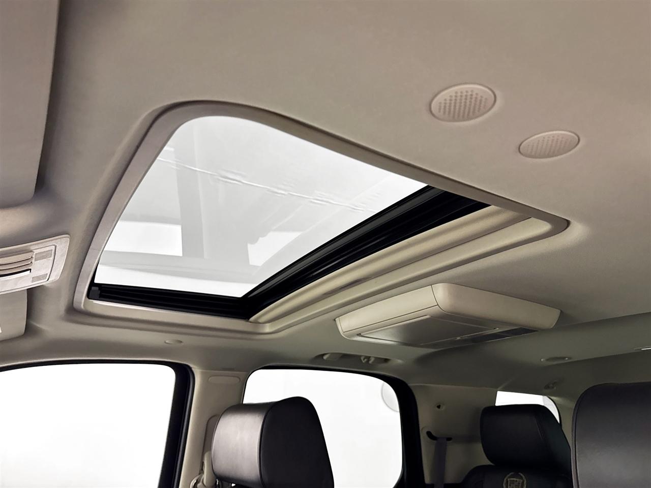 Cadillac Escalade AWD 4dr Platinum 2014