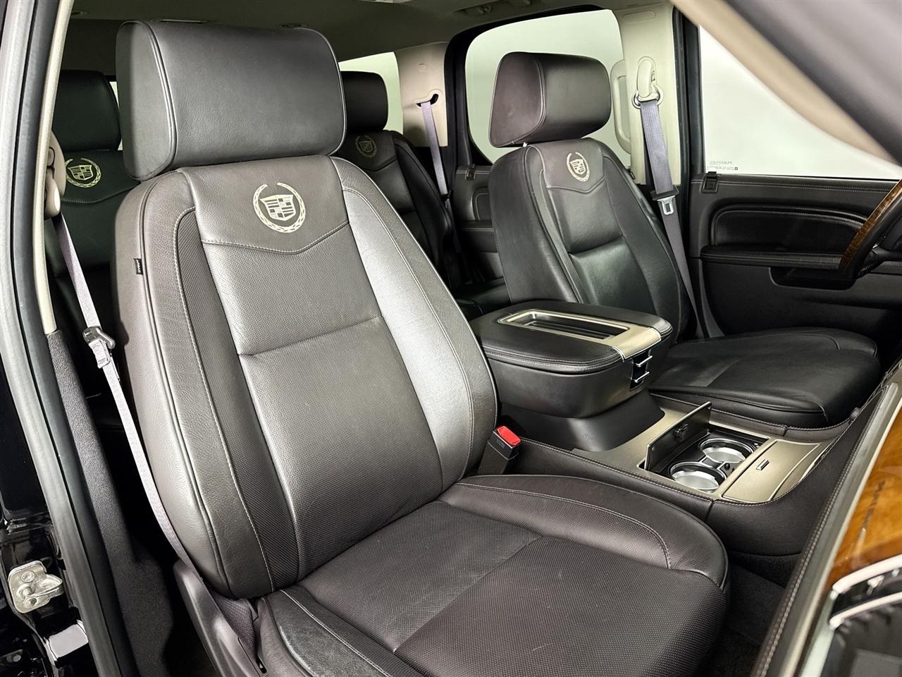 Cadillac Escalade AWD 4dr Platinum 2014