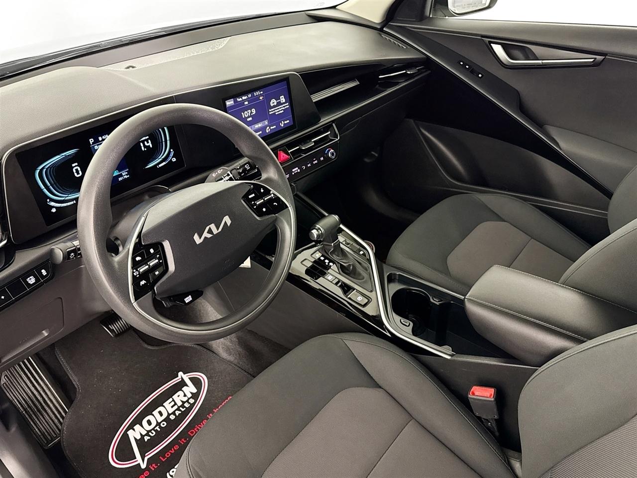 Kia Niro LX FWD 2023