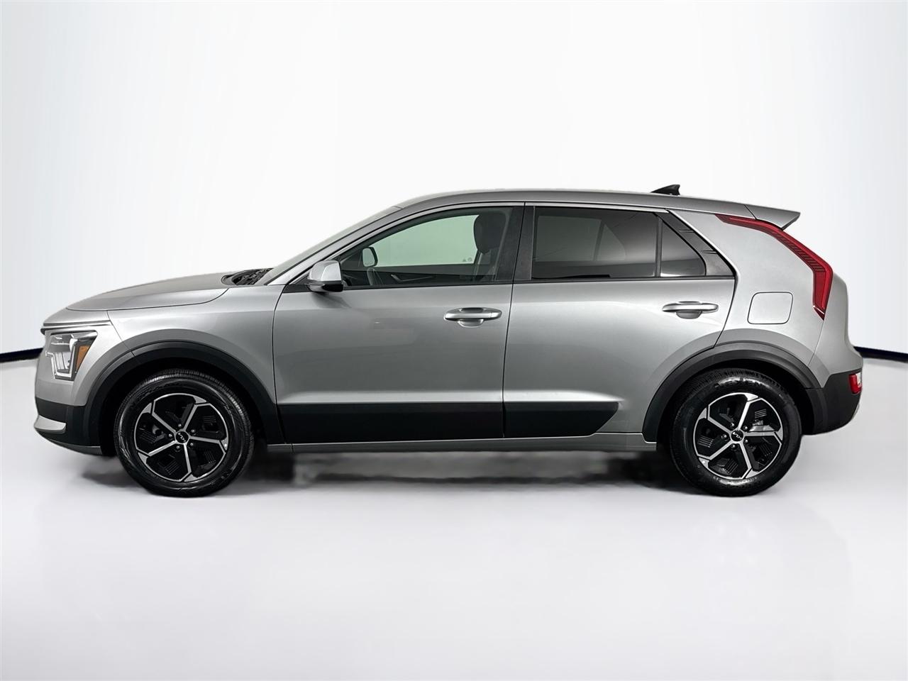 Kia Niro LX FWD 2023