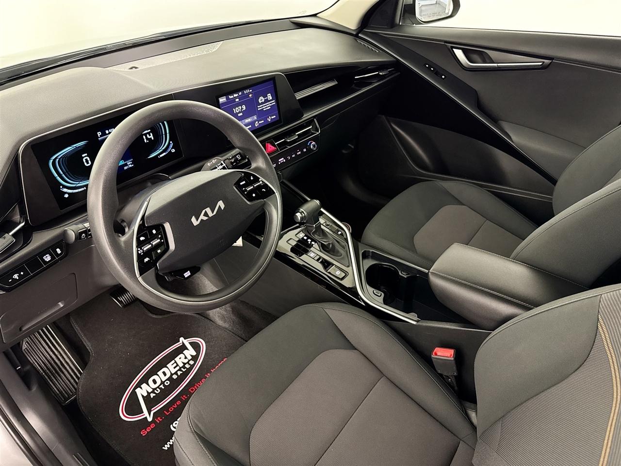 Kia Niro LX FWD 2023