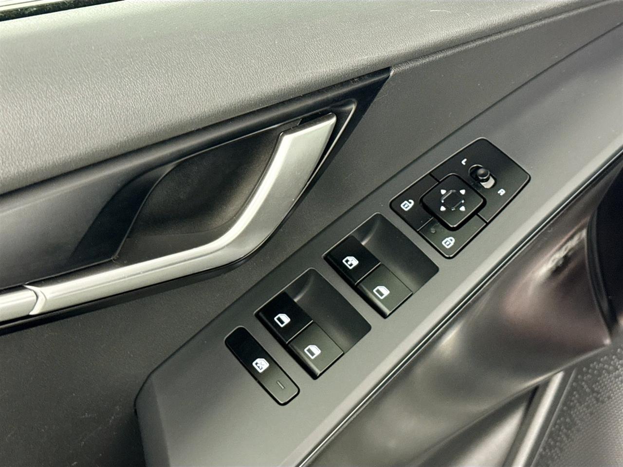 Kia Niro LX FWD 2023