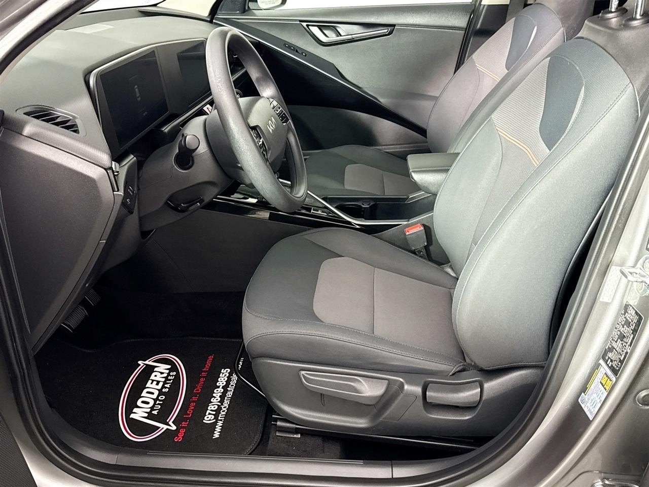 Kia Niro LX FWD 2023