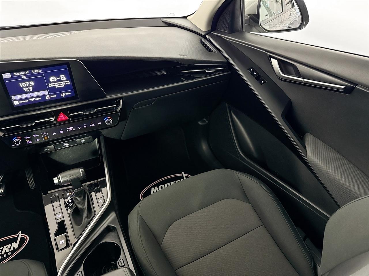 Kia Niro LX FWD 2023