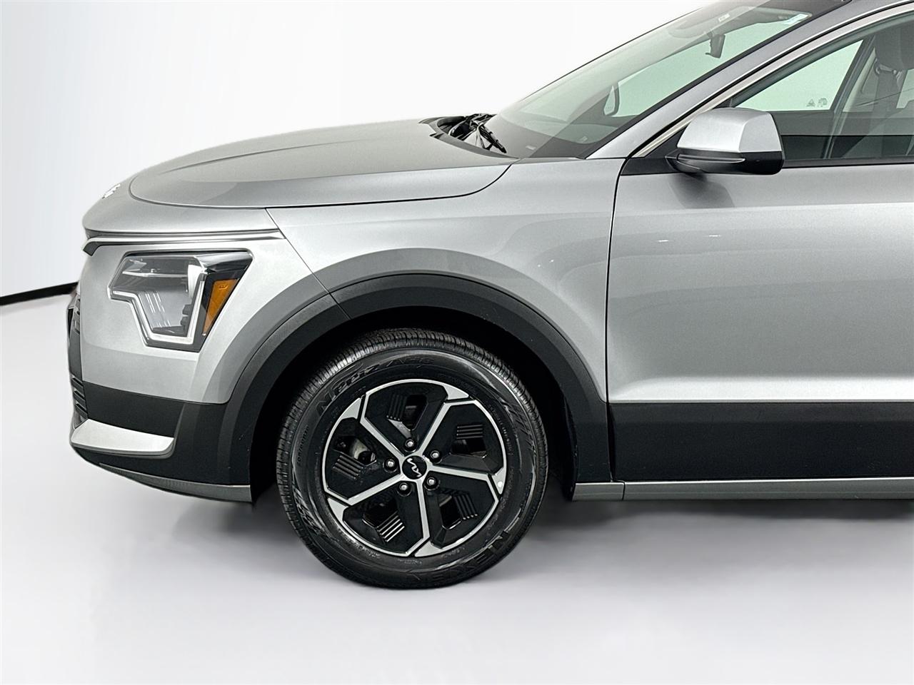 Kia Niro LX FWD 2023