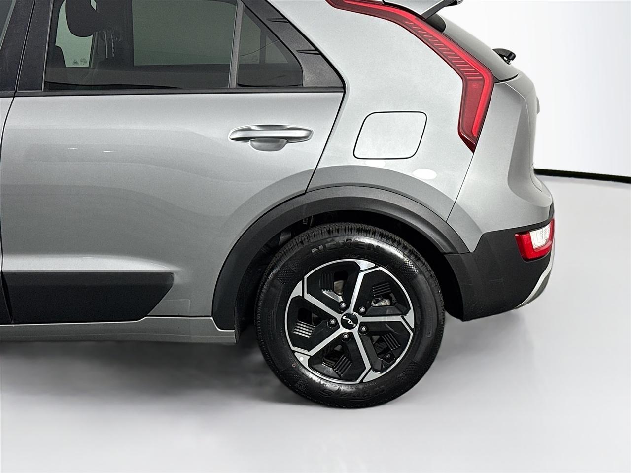 Kia Niro LX FWD 2023