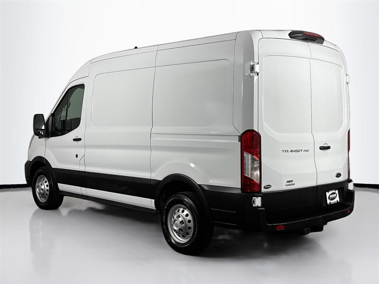Ford Transit Cargo Van T-250 130" Med Rf 9070 GVWR AWD 2020