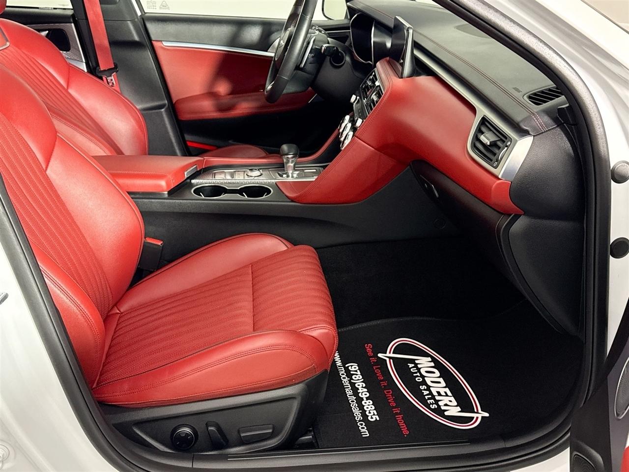 Genesis G70 2.0T AWD 2023