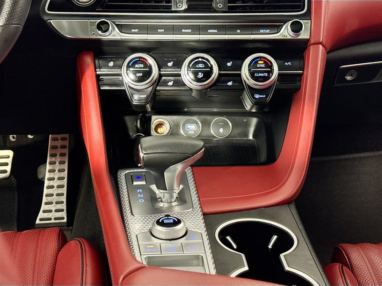 Genesis G70 2.0T AWD 2023