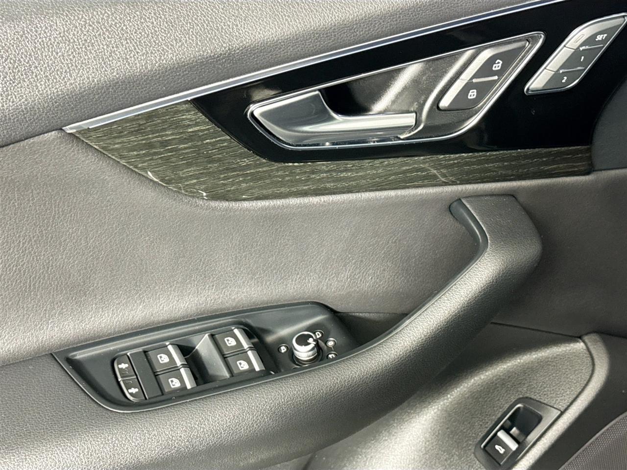 Audi Q7 SE Premium Plus 55 TFSI quattro 2019