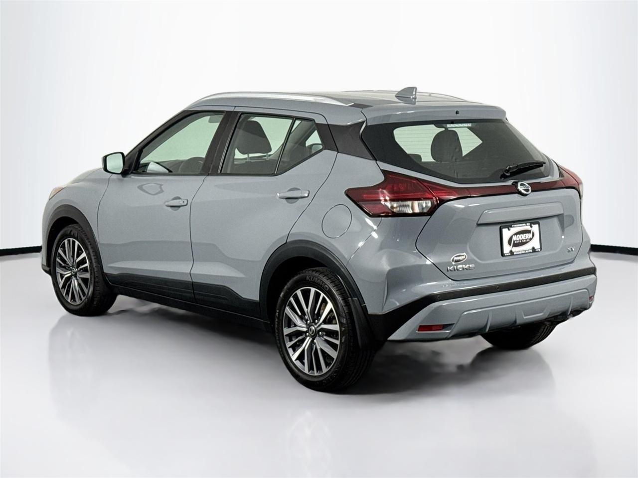 Nissan Kicks SV FWD 2021