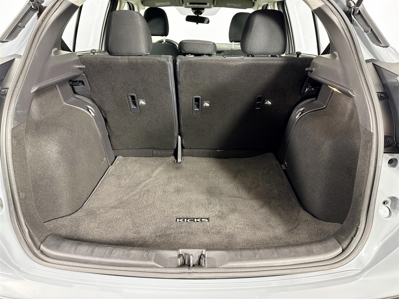 Nissan Kicks SV FWD 2021