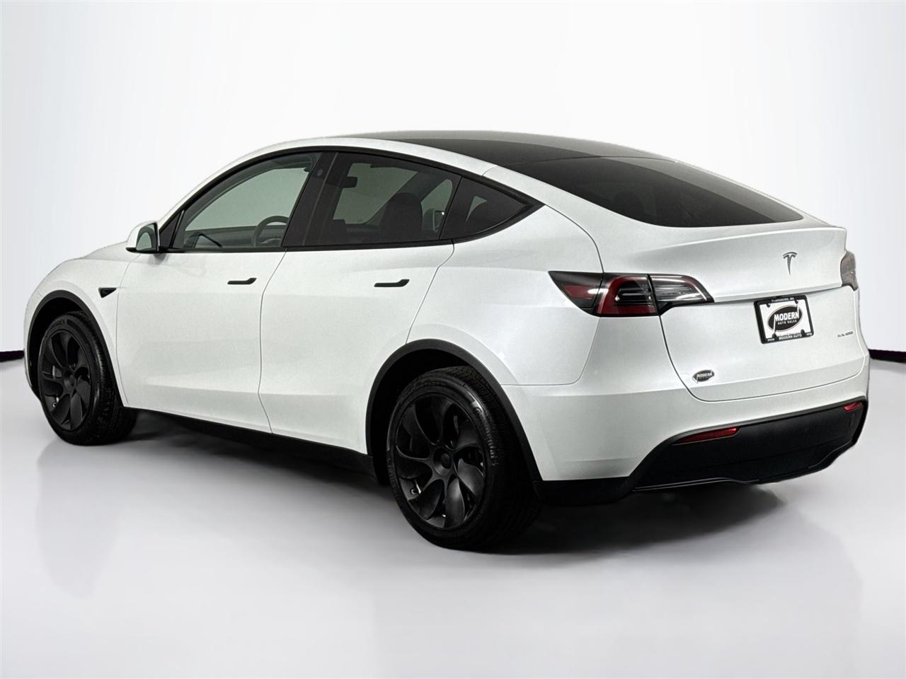 Tesla Model Y Long Range AWD 2023