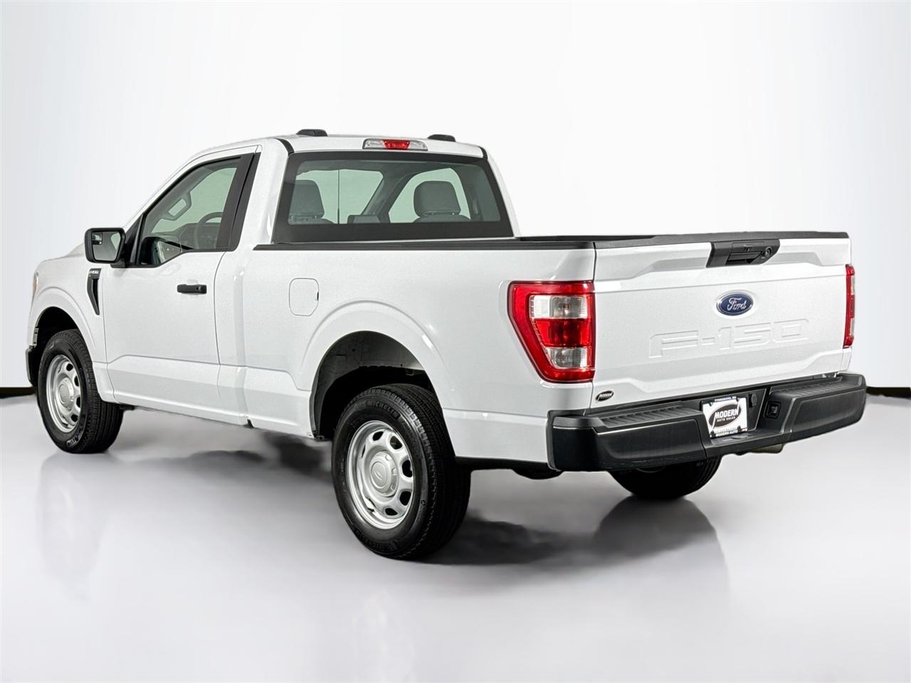 Ford F-150 XLT 2WD Reg Cab 8' Box 2022