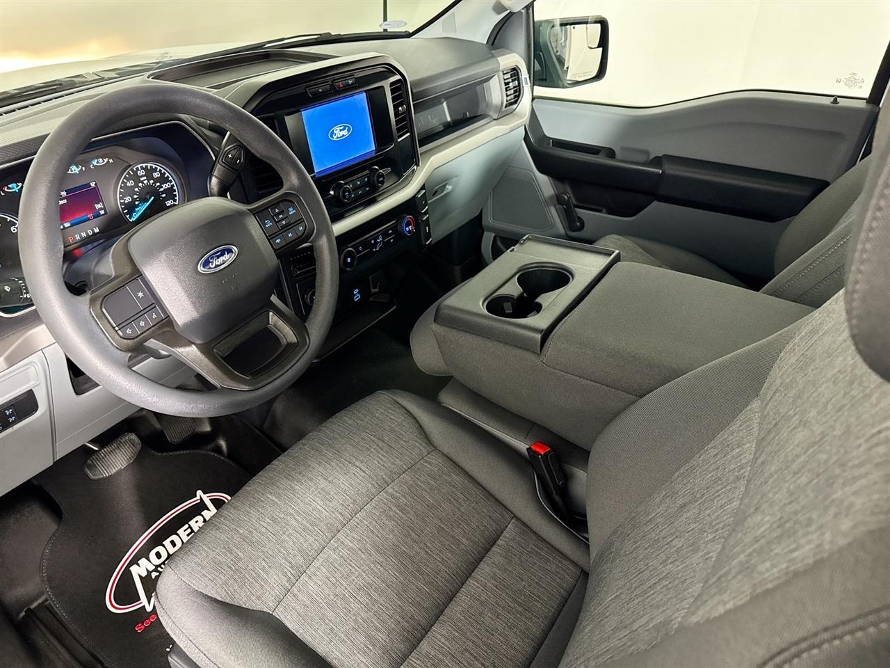 Ford F-150 XLT 2WD Reg Cab 8' Box 2022