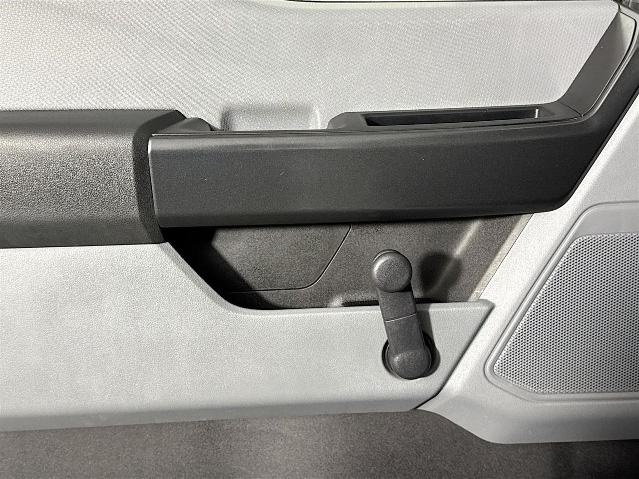 Ford F-150 XLT 2WD Reg Cab 8' Box 2022