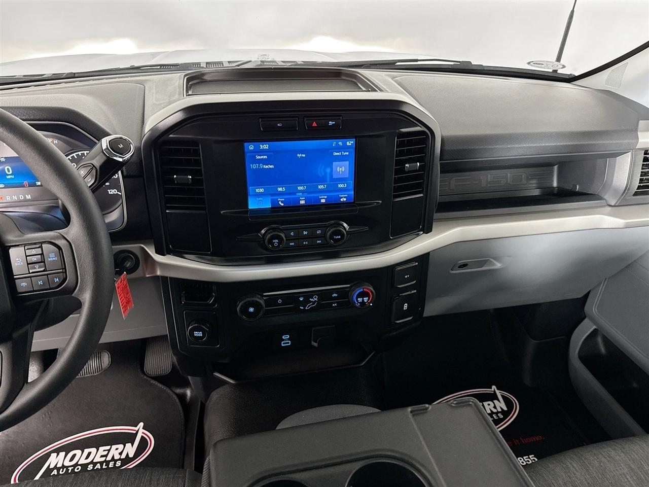 Ford F-150 XLT 2WD Reg Cab 8' Box 2022