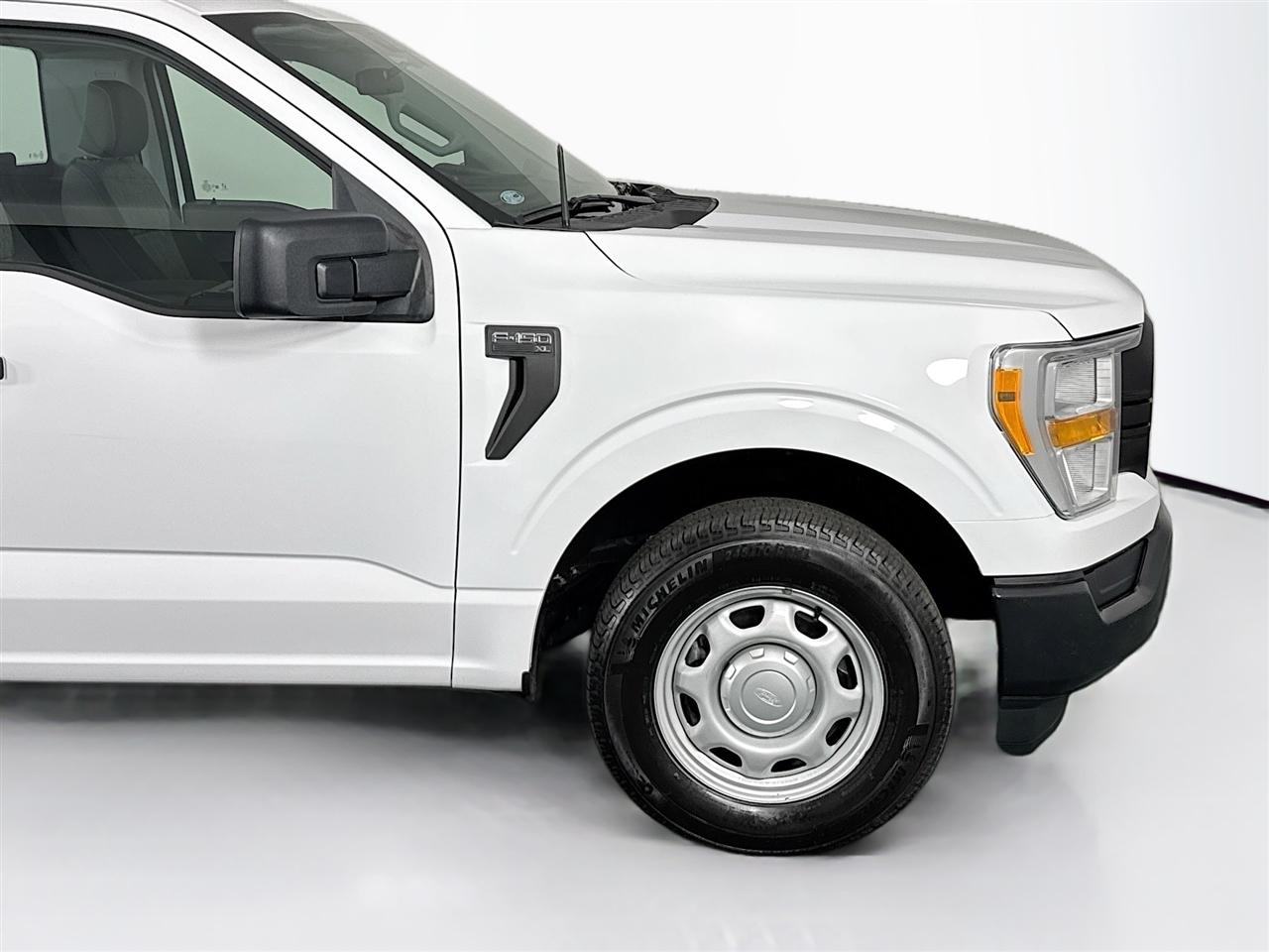 Ford F-150 XLT 2WD Reg Cab 8' Box 2022