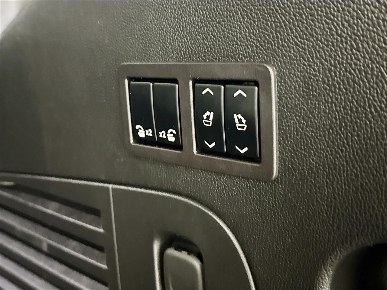 GMC Yukon 4WD 4dr Denali 2017