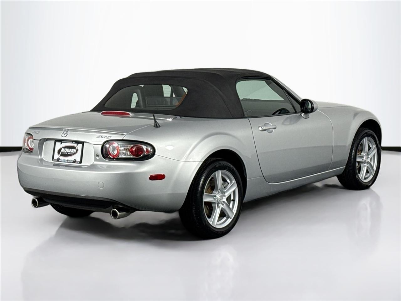 Mazda MX-5 Miata 2dr Conv MX-5 2006