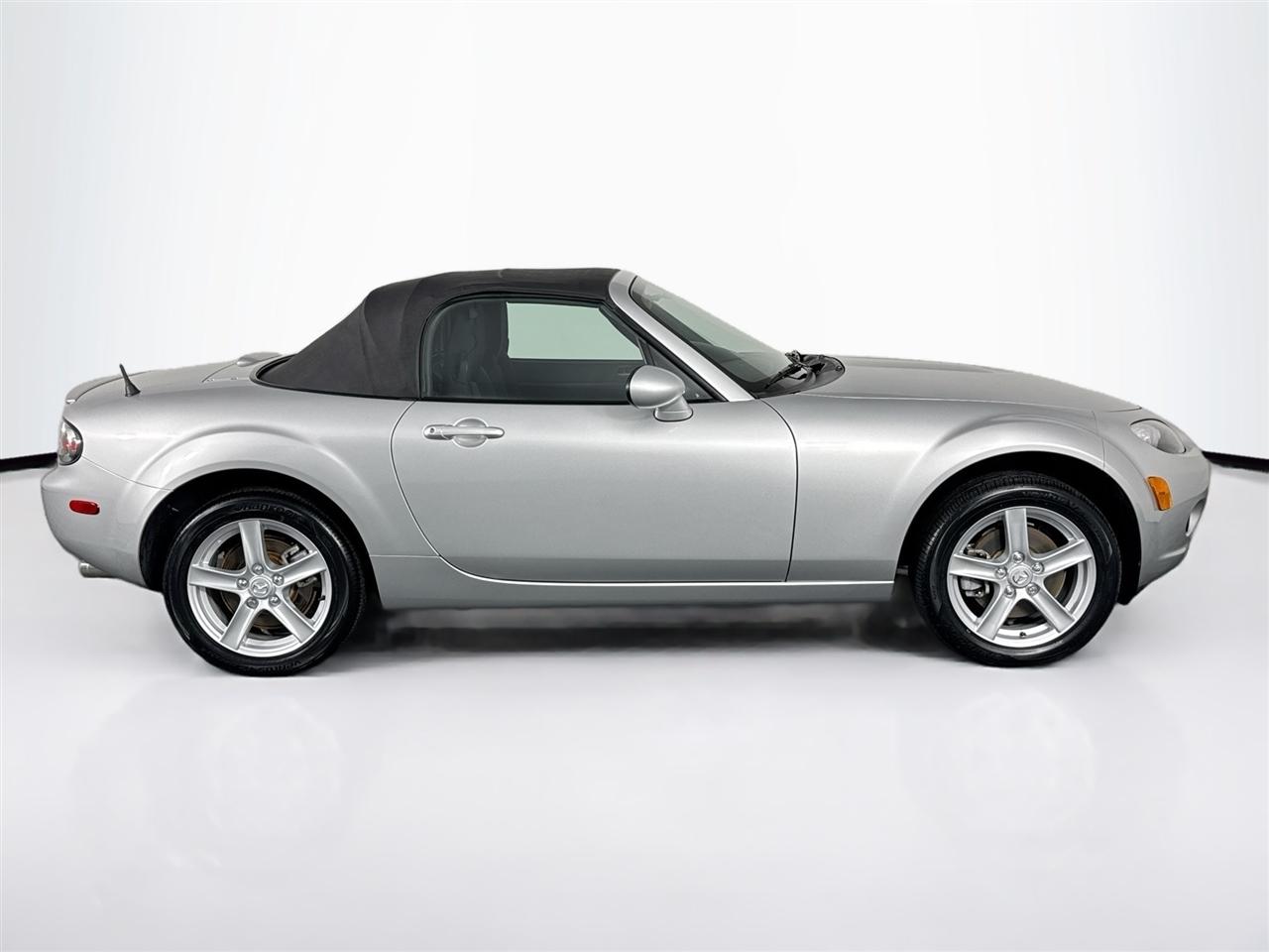 Mazda MX-5 Miata 2dr Conv MX-5 2006