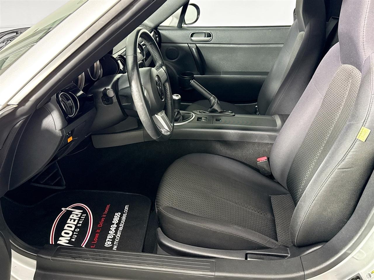 Mazda MX-5 Miata 2dr Conv MX-5 2006