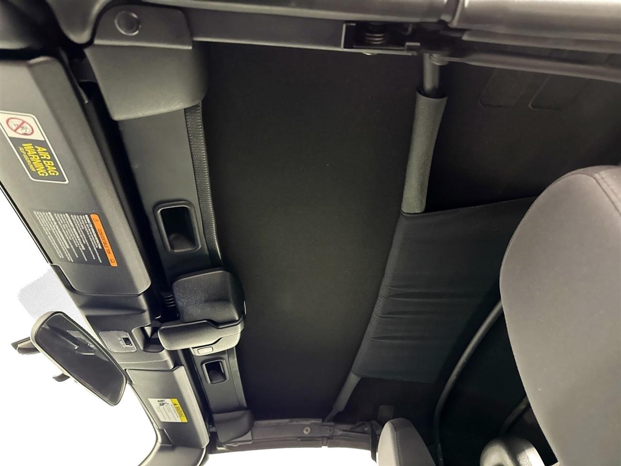 Mazda MX-5 Miata 2dr Conv MX-5 2006