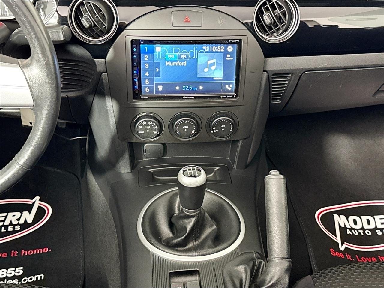 Mazda MX-5 Miata 2dr Conv MX-5 2006