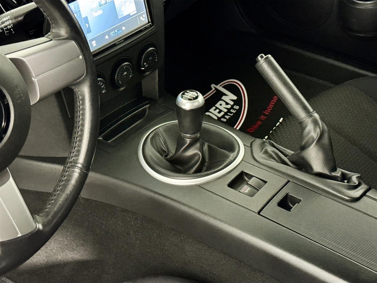 Mazda MX-5 Miata 2dr Conv MX-5 2006