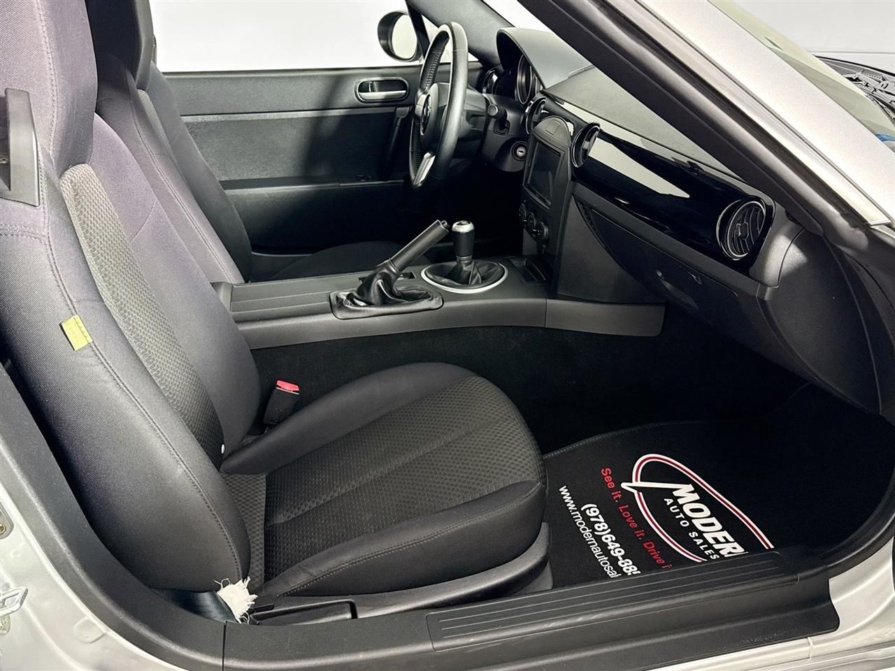 Mazda MX-5 Miata 2dr Conv MX-5 2006