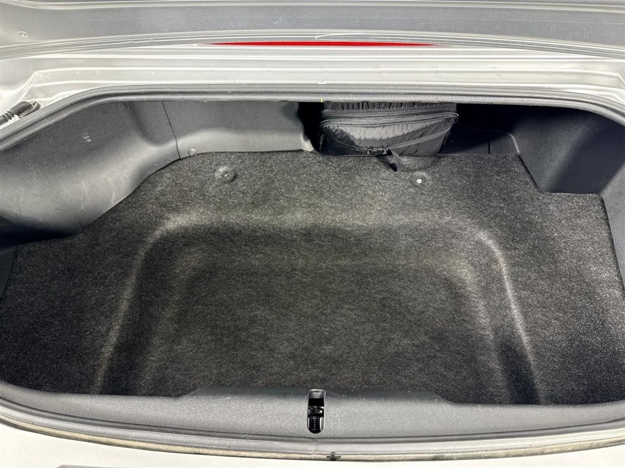 Mazda MX-5 Miata 2dr Conv MX-5 2006