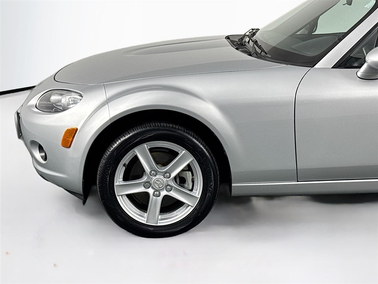 Mazda MX-5 Miata 2dr Conv MX-5 2006