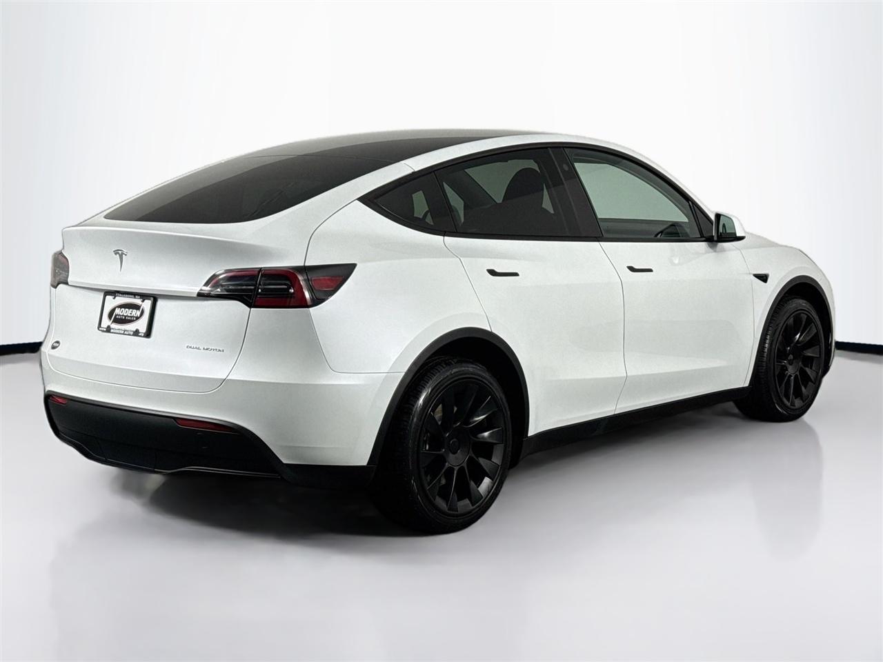 Tesla Model Y Long Range AWD 2023