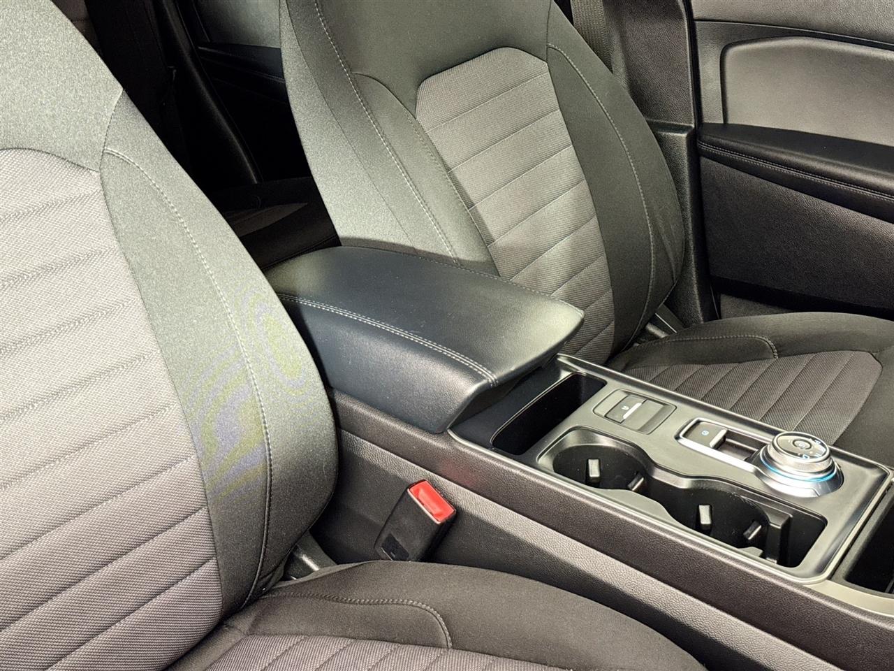 Ford Edge SE AWD 2022