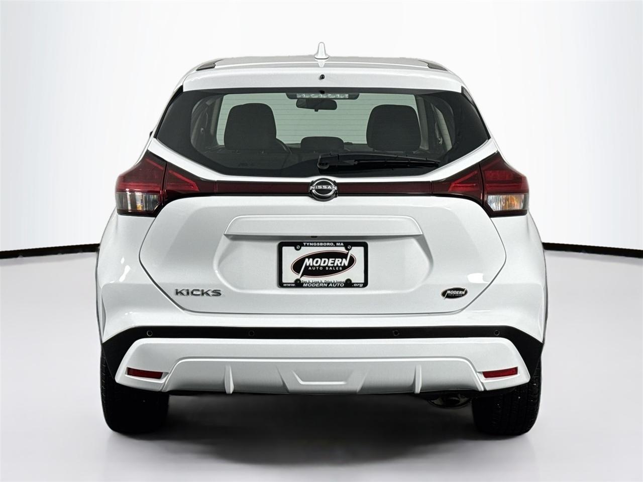 Nissan Kicks S FWD 2023
