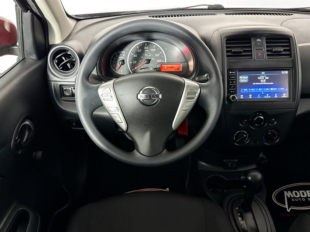 Nissan Versa Sedan S Plus CVT 2019